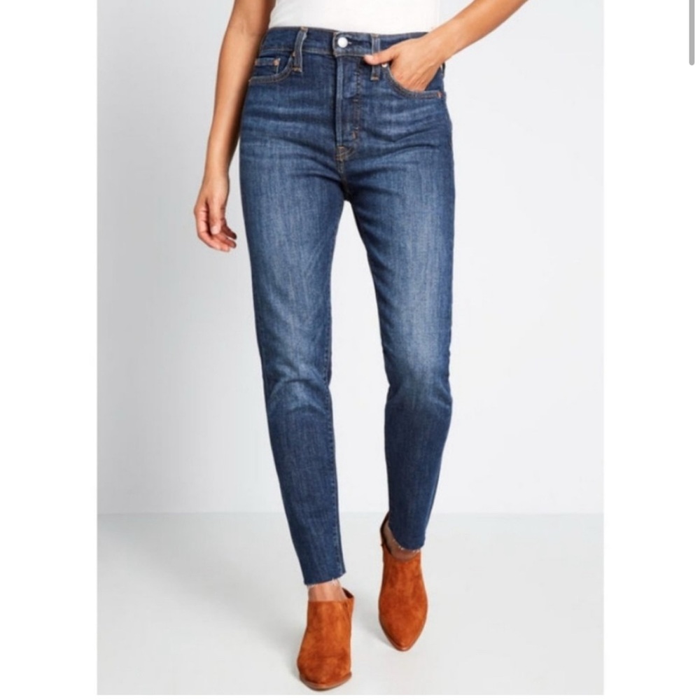 NEW Levi’s Wedgie Fit High Rise Tapered Button fly Jeans 28